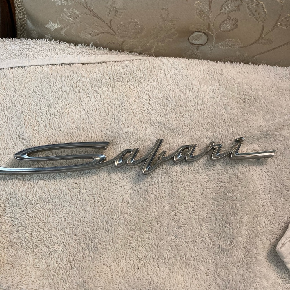 Pontiac Safari wagon rear emblem